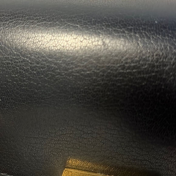 Givenchy GV3 - Picture 4 of 4